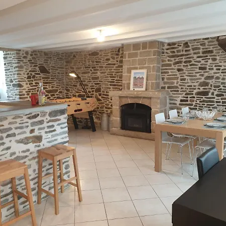 Maison De Ville Situee A 8 Kms Du Mont St Michel Pontorson Exterior photo